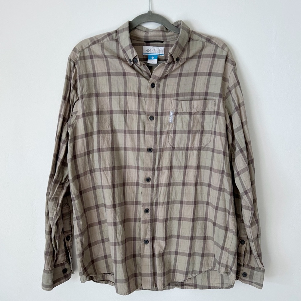Columbia Men's Size Medium Plaid Shirt Button Down Brown Tan Pocket